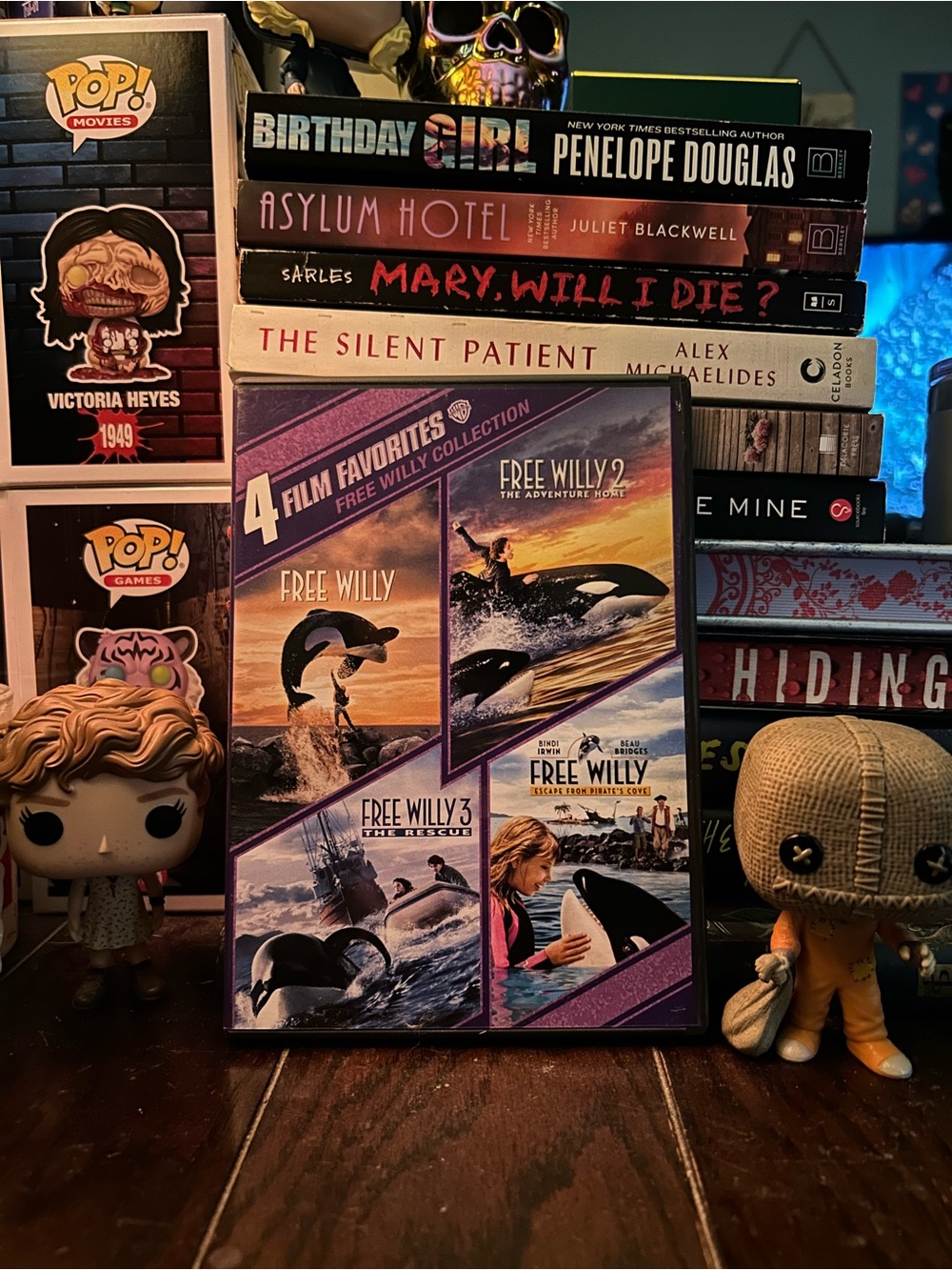 Free Willy 4-Film Collection Coffee Table Book Style Box - Purple
